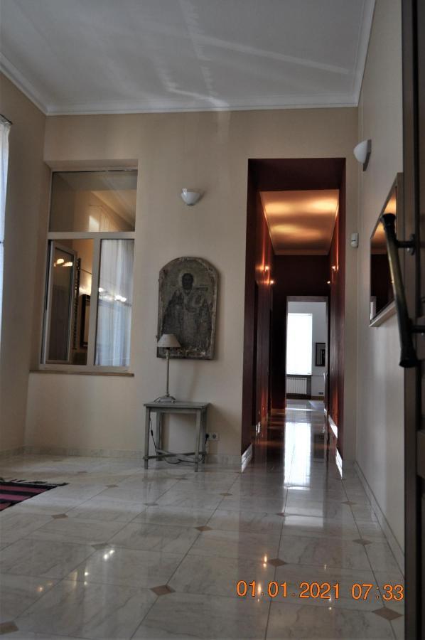Great 144 Sq.M. Apartment In The Center Of 키예프 외부 사진