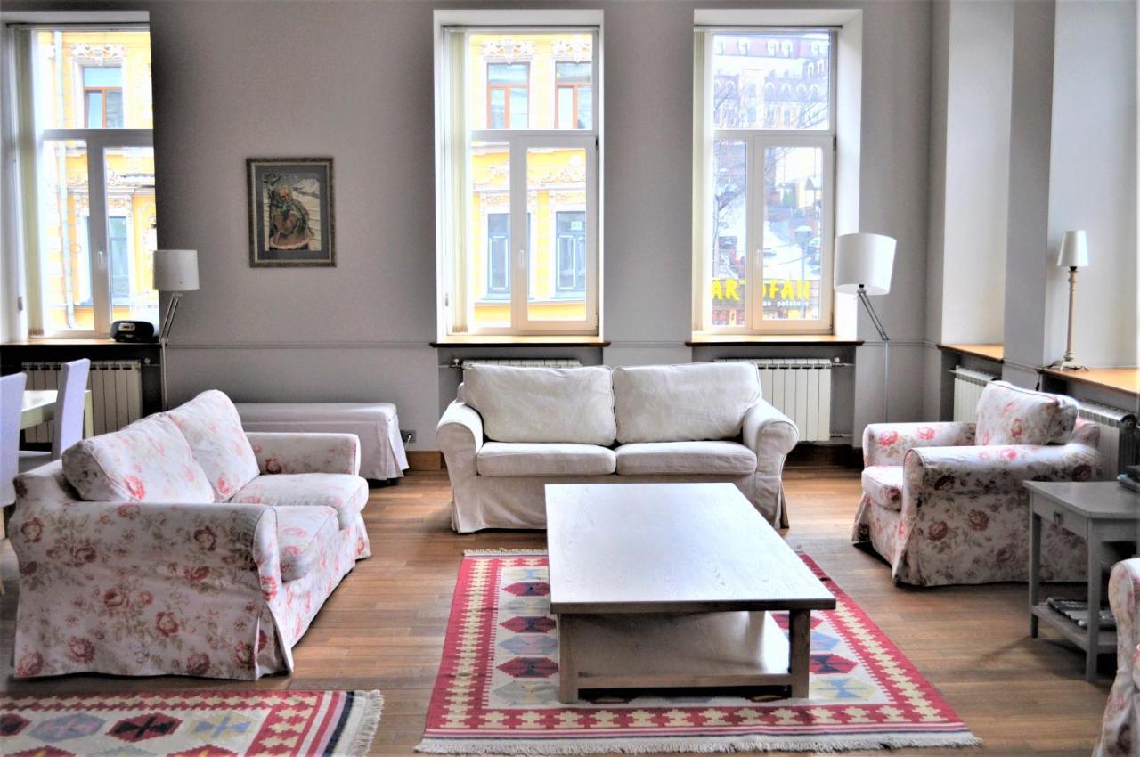Great 144 Sq.M. Apartment In The Center Of 키예프 외부 사진