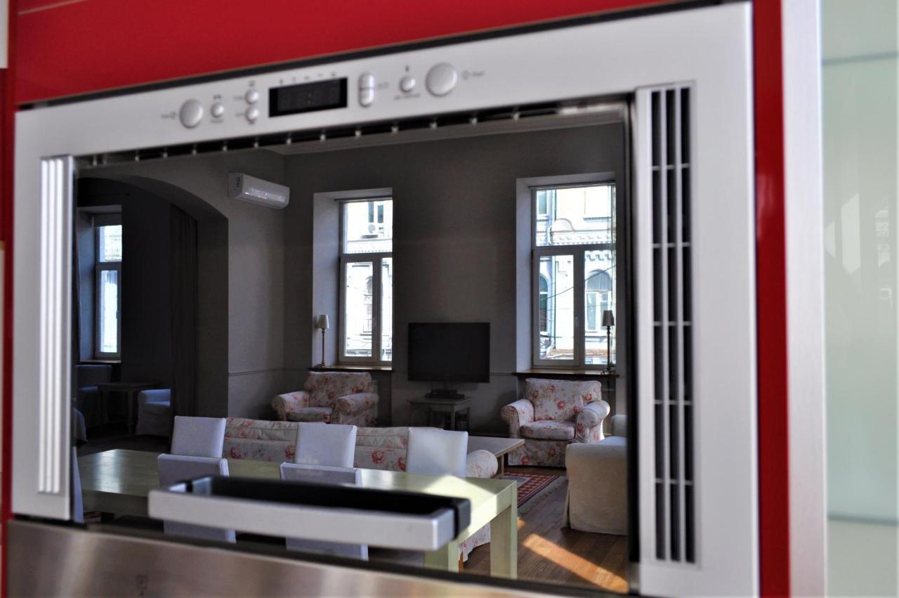 Great 144 Sq.M. Apartment In The Center Of 키예프 외부 사진