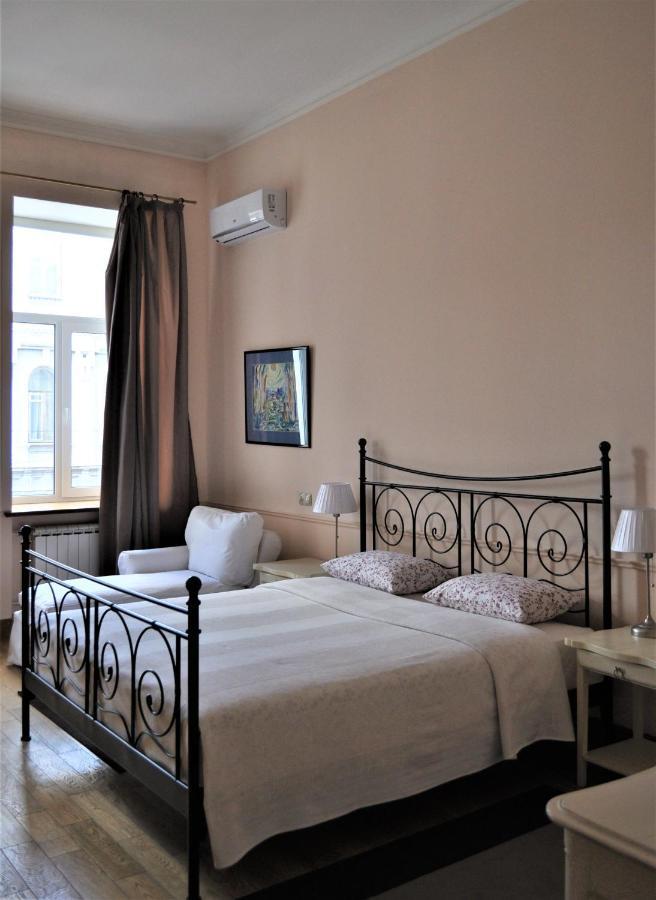 Great 144 Sq.M. Apartment In The Center Of 키예프 외부 사진